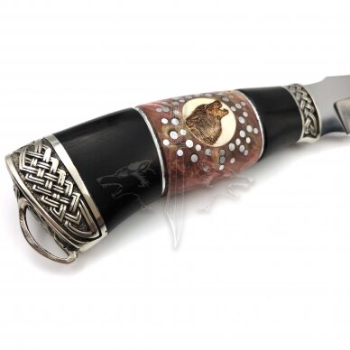 Dorojimo peilis VILKAS X12МФ klevo kapa, briedžio ragas, skroblas, scrimshaw 5 Dorojimo peilis VILKAS X12МФ klevo kapa, briedžio ragas, skroblas, scrimshaw 5